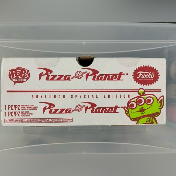 New BoxLunch Exclu Disney Pizza Planet Tee & Glitter Translucent Alien Funko Pop - Picture 7 of 13